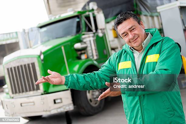 Happy Man Showing His Truck 트럭에 대한 스톡 사진 및 기타 이미지 - 트럭, 보여주기, 사람들