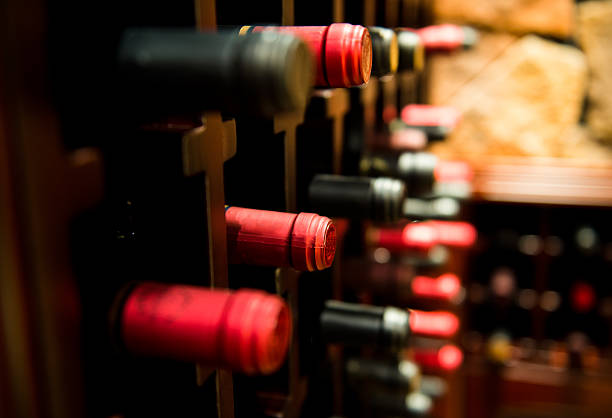 ワインワインセラー - wine winery wine rack cellar ストックフォトと画像