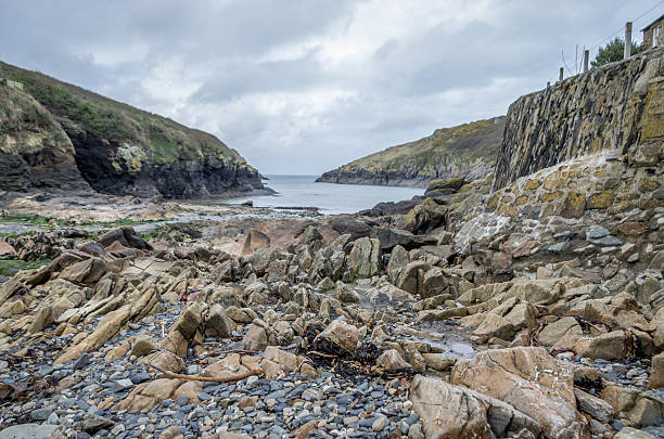 superbe littoral et plages dans port quin. - english quin photos et images de collection