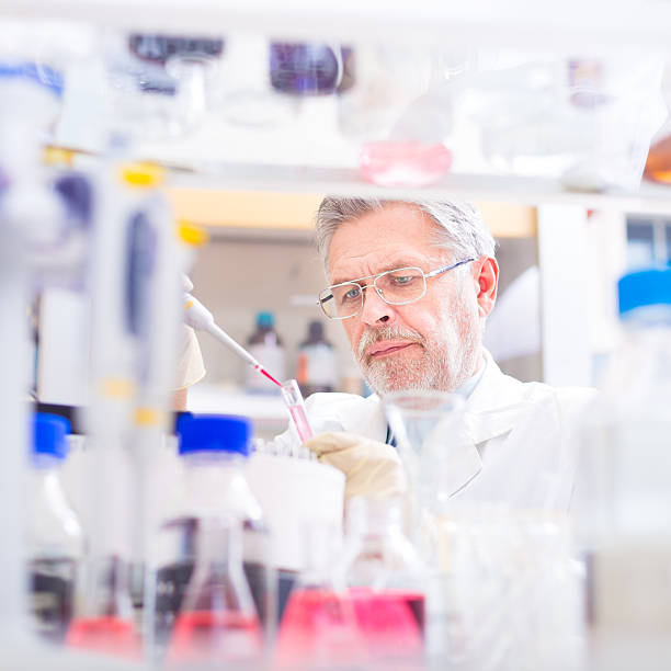 istock Life scientist researching in the laboratory. 472172529