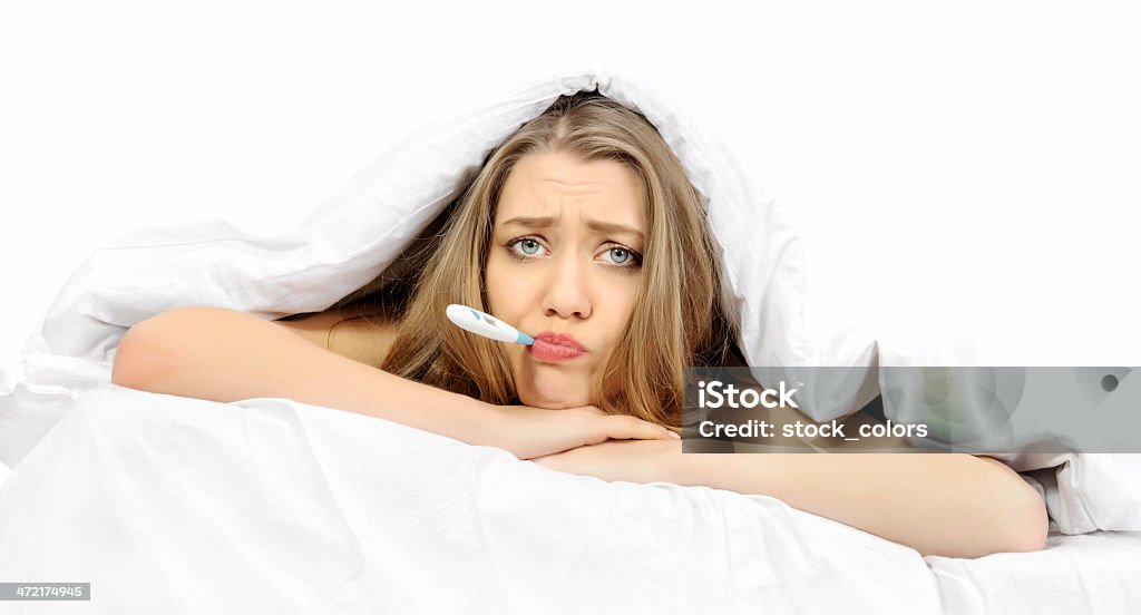 Frau mit Grippe - Lizenzfrei Bedecken Stock-Foto