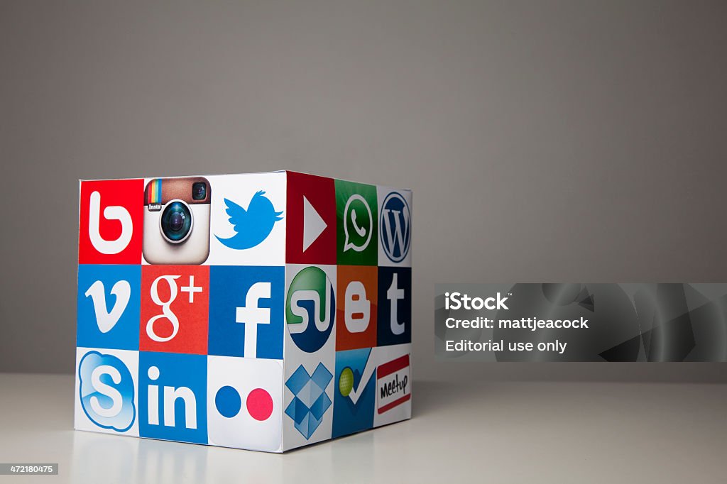 Социальная средств массовой информации и технологии куб - Стоковые фото Bebo роялти-фри