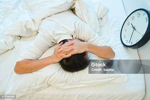 Foto de Quarto De Dormir e mais fotos de stock de Aconchegante - Aconchegante, Acordar, Acordar tarde