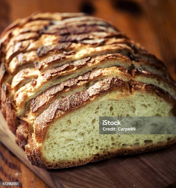 Pão De Forma Fatiado - Fotografias de stock e mais imagens de Alimentação Saudável - Alimentação Saudável, Assado no Forno, Carcaça