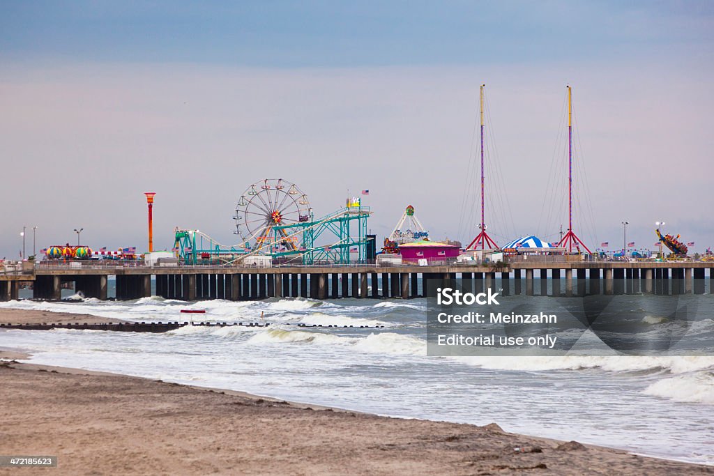 Amuesment Park in Stahl Pier Atlantic City, NJ - Lizenzfrei Holzsteg Stock-Foto