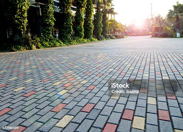 Pavimento Di Mattonelle - Fotografie stock e altre immagini di Ambientazione esterna - Ambientazione esterna, Mosaico, Semplicità