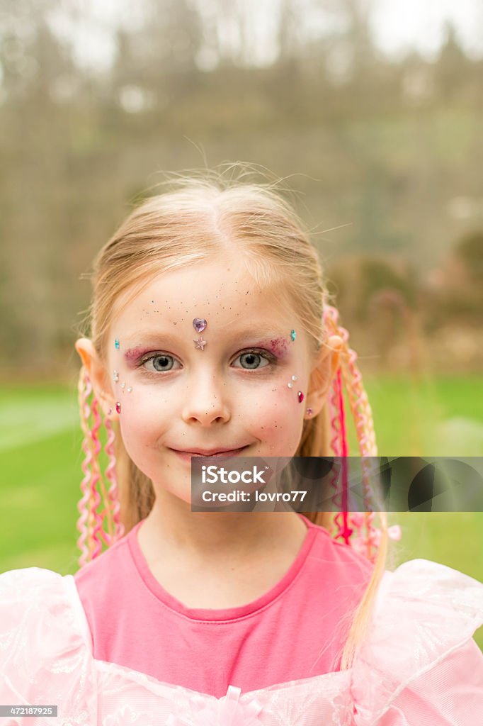 Petite fille prête pour le carnaval - Photo de Jour des enfants libre de droits