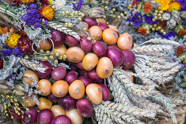 istock Decoration with flowers and onions 472188057