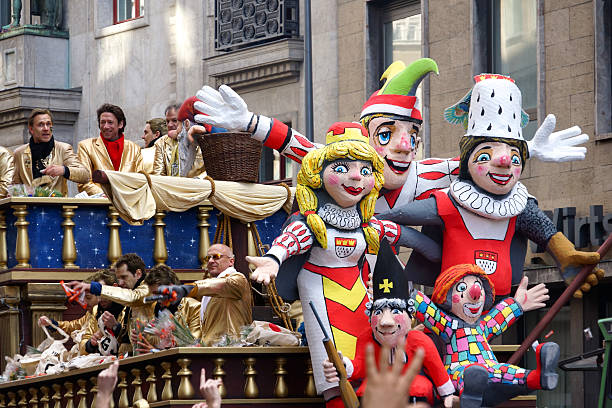 carnaval de la calle en colonia de 2014 - germany carnival spectator group of people fotografías e imágenes de stock
