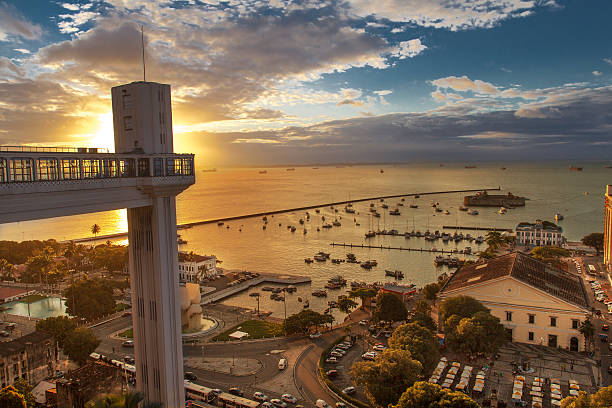 elevador lacerda em salvador - southern europe public transportation international landmark local landmark - fotografias e filmes do acervo