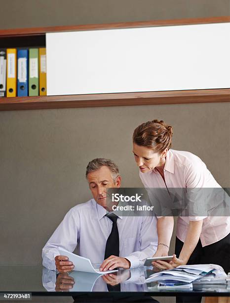 Going Über Financials Stockfoto und mehr Bilder von Arbeiten - Arbeiten, Berufliche Beschäftigung, Berufliche Partnerschaft