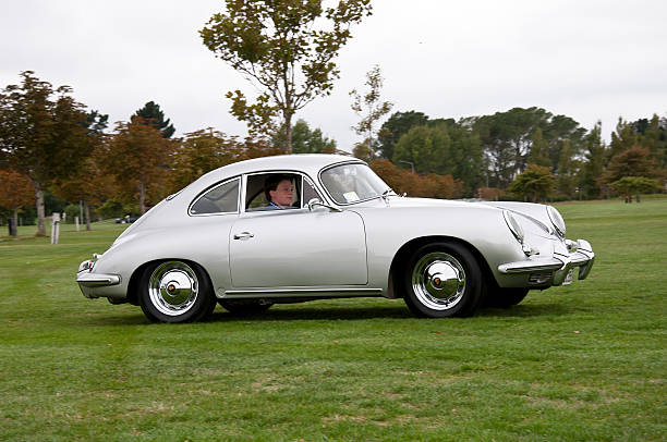 porsche 356 von 1961 - supercar racecar collectors car domestic car stock-fotos und bilder