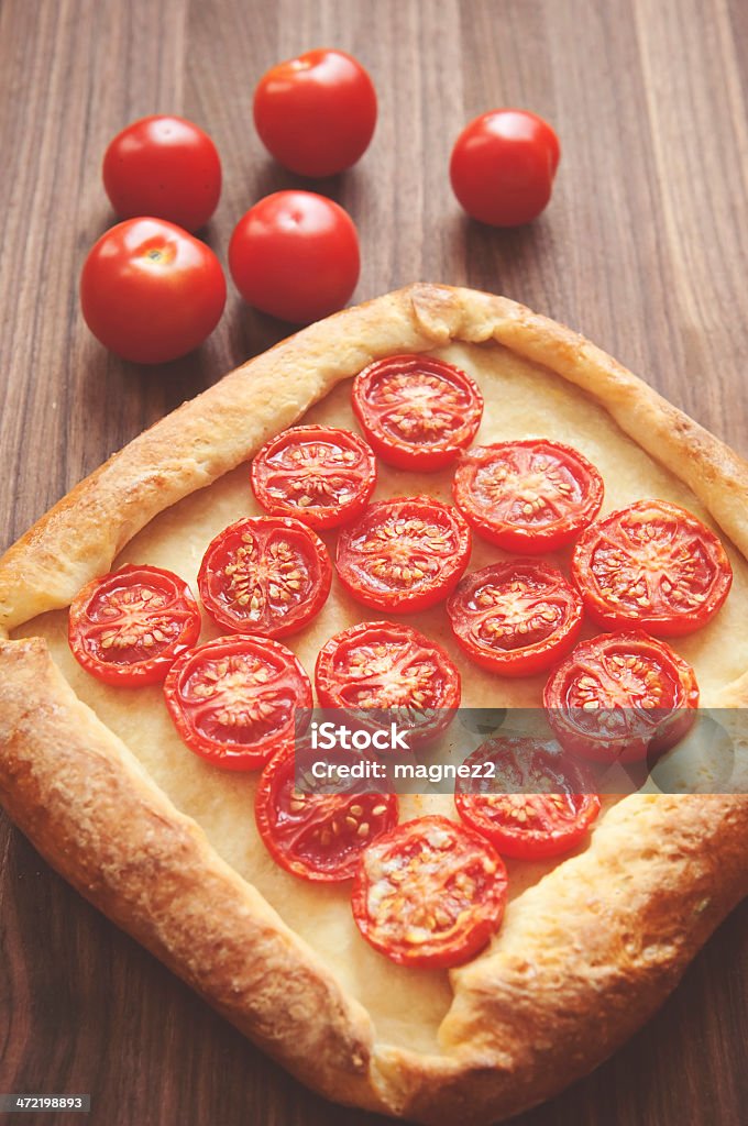 Hausgemachte Tomaten-Pizza - Lizenzfrei Bratengericht Stock-Foto