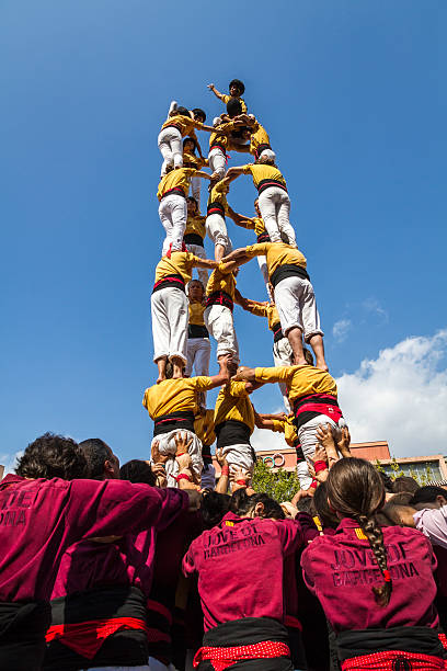 castellers - castellers fotografías e imágenes de stock