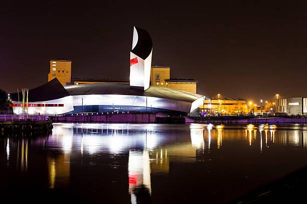 norte de museu de guerra imperial-salford quays, manchester - corrie imagens e fotografias de stock