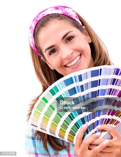 Woman Holding A Color Wheel 공영 주택 단지에 대한 스톡 사진 및 기타 이미지 - 공영 주택 단지, 그림 그리기, 다중 색상