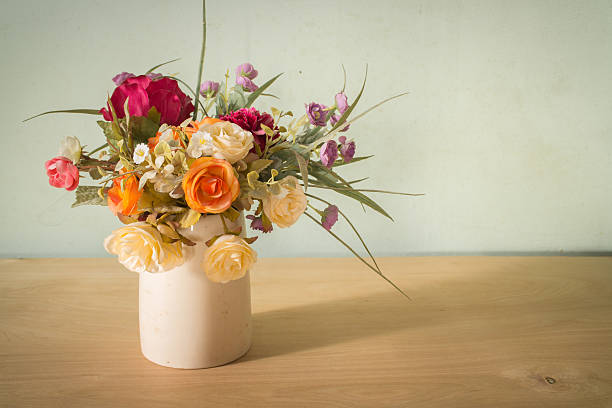 istock flowers in vase 472218368