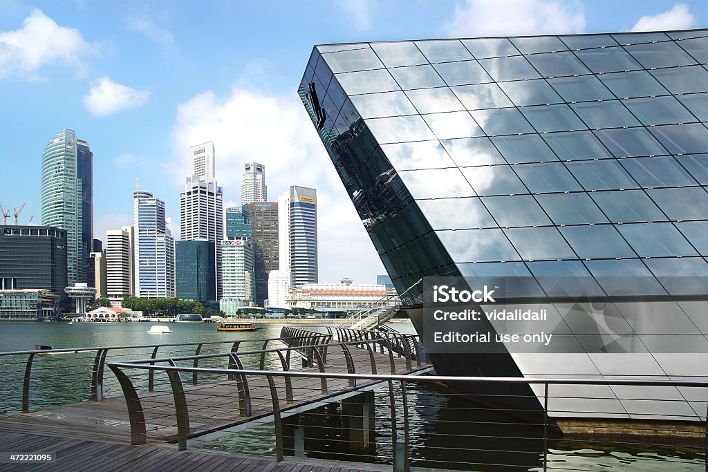 Crystal Pavilion Louis Vuitton Singapore Stock Photo - Download Image Now -  Architecture, Arts Culture and Entertainment, Asia - iStock