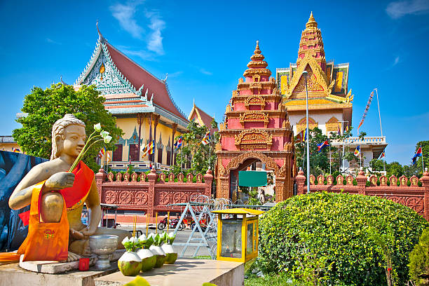 istock Wat Ounalom Pagoda, Phnom Penh, Cambodia. 472226355