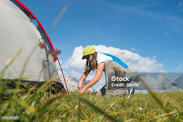 Sommer Freiheit Und Camp Stockfoto und mehr Bilder von Bauen - Bauen, Berufliche Beschäftigung, Camping