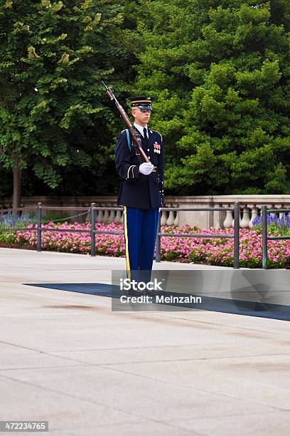 Zmiana Warty Na Narodowy Cmentarz W Arlington W Waszyngtonie - zdjęcia stockowe i więcej obrazów Arlington - Stan Wirginia