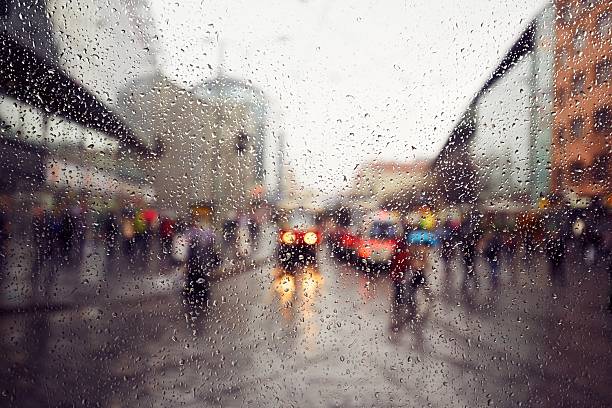istock Rain in the city 472251574
