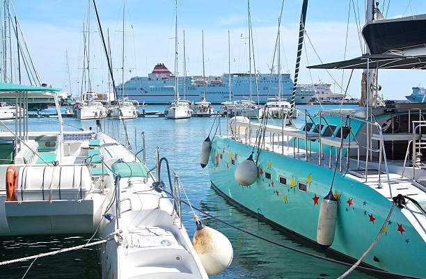 catamarani e acciona trasmediterranea ferry fortuny - moored passenger ship rope lake foto e immagini stock