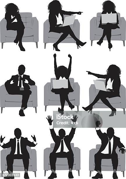 Dirigenti Seduti Su Poltrone - Immagini vettoriali stock e altre immagini di Donne - Donne, Sagoma - Controluce, Stare seduto