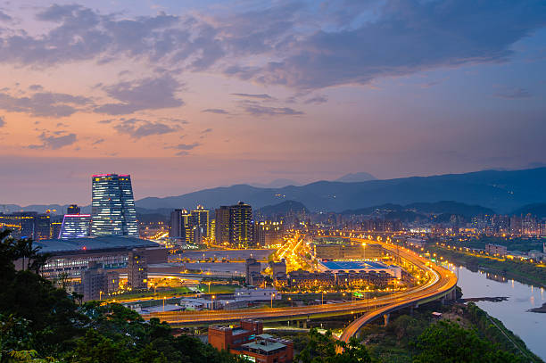 istock night view of Taipei 472314656