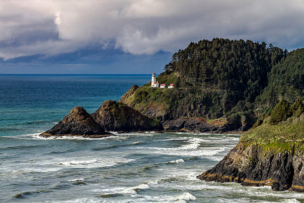 istock Heceta Head Historic Oregon Lighthouse 472322498