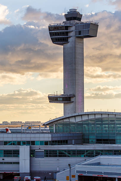 航空交通管制 - air traffic control tower airport runway air travel ストックフォトと画像