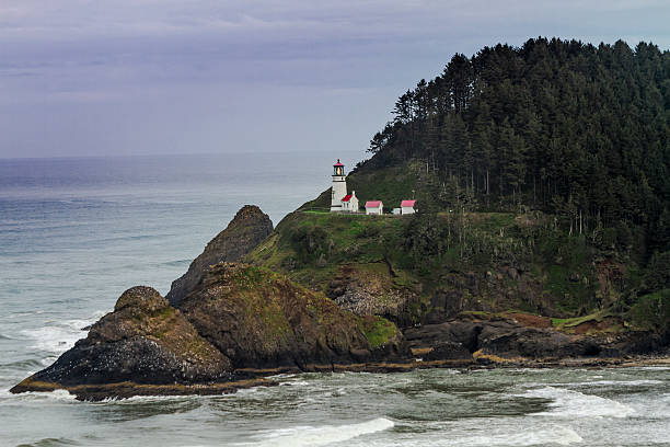 istock Heceta Head Historic Oregon Lighthouse 472322718
