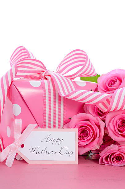 istock Happy Mothers Day pink polka dot gift. 472327664