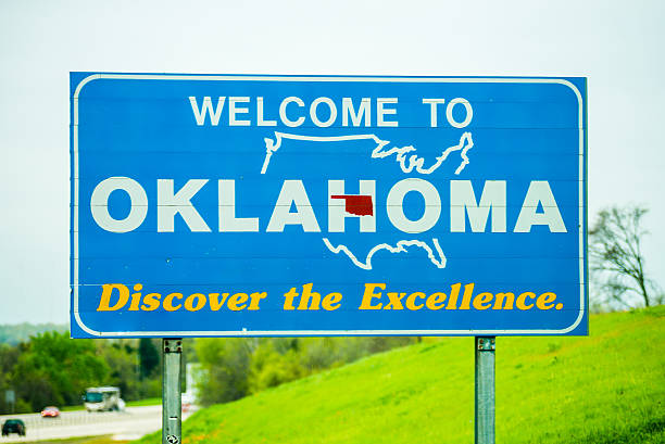 istock welcome to oklahoma highway state sign 472327840