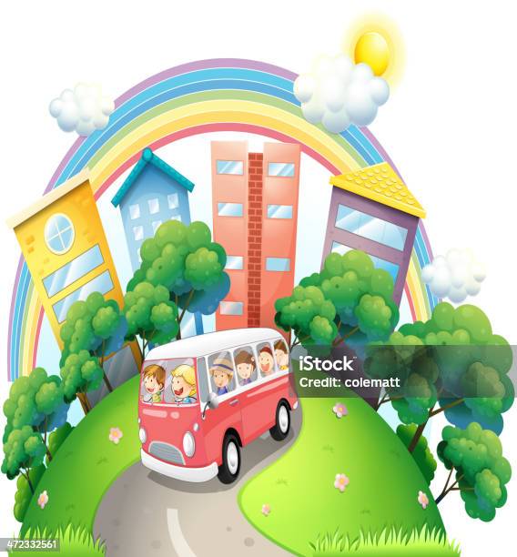Ilustración de Completa De Bus De Niños y más Vectores Libres de Derechos de Amarillo - Color - Amarillo - Color, Arbusto, Arco iris