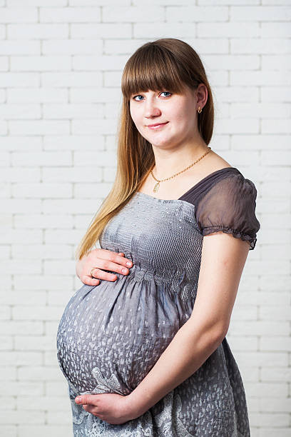 istock Pregnant woman 472335722