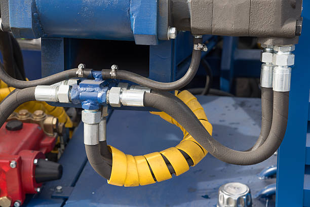 idraulico tubi, raccordi l del meccanismo di sollevamento - hydraulic platform hose oil industry industry foto e immagini stock