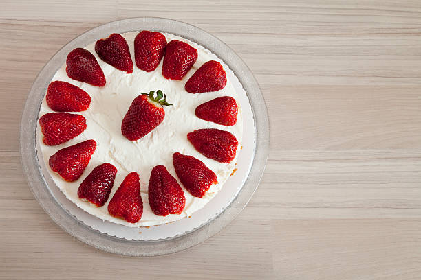 istock Strawberry-yogurt-cream cake 472345690