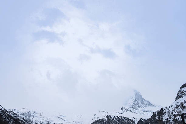 matterhorn peak - blue outdoors nobody switzerland - fotografias e filmes do acervo