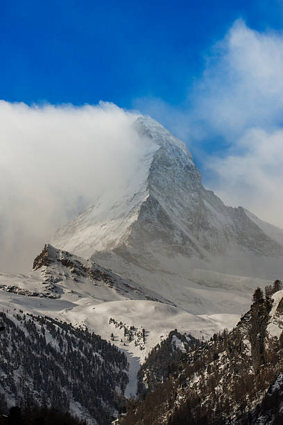 matterhorn peak - blue outdoors nobody switzerland - fotografias e filmes do acervo