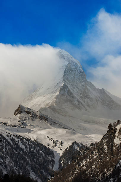 пик маттерхорн - aletsch glacier european alps mountain range eiger стоковые фото и изображения