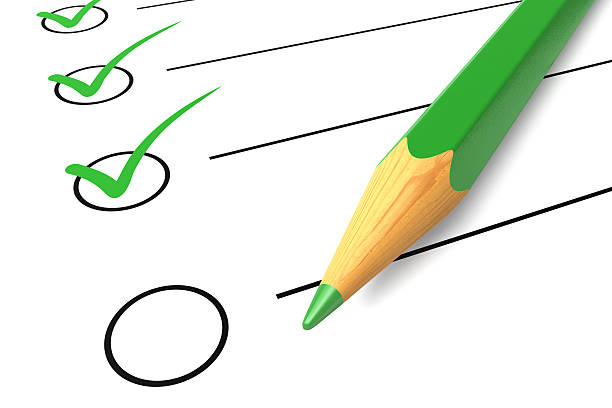 зеленый карандаш контрольный список - checkbox questionnaire checklist yes стоковые фото и изображения