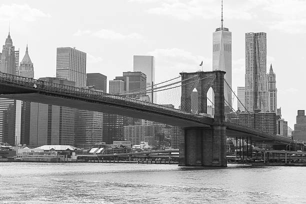 istock Black and white image of the Brooklyn Bridge 472402804
