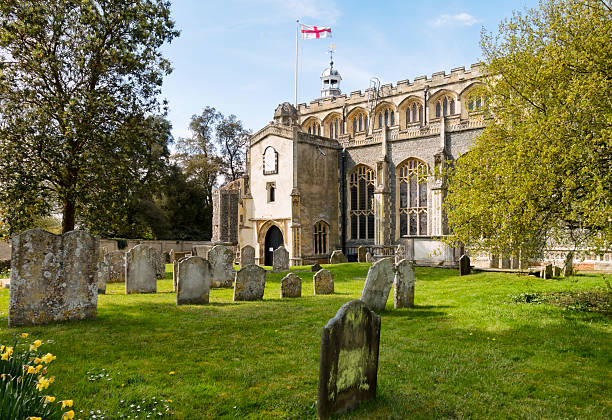 la iglesia parroquial y cementerio en east bergholt, suffolk - john constable fotografías e imágenes de stock