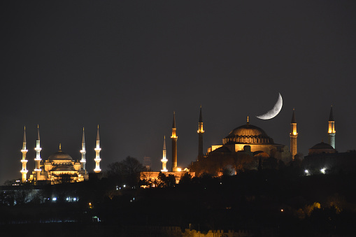 Crescent y museo de Hagia Sophia photo