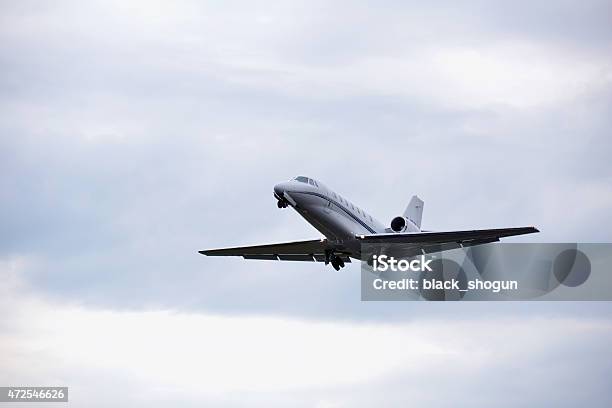 Business Aereo Volare - Fotografie stock e altre immagini di 2015 - 2015, A mezz'aria, Aereo di linea