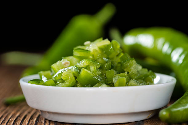 절인 녹색 chilis - chopped green bell pepper pepper bell pepper 뉴스 사진 이미지