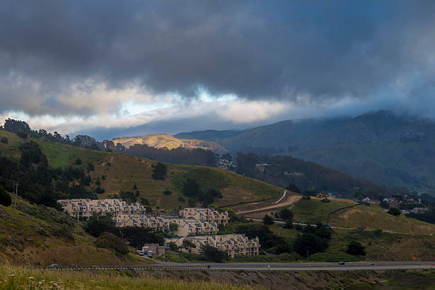 istock Mountains near Famous Highway and San Francisco 472606390