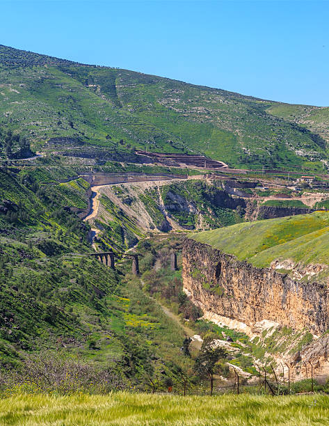 hamat gader in der nähe des israel-jordanische grenze - hamat gader stock-fotos und bilder