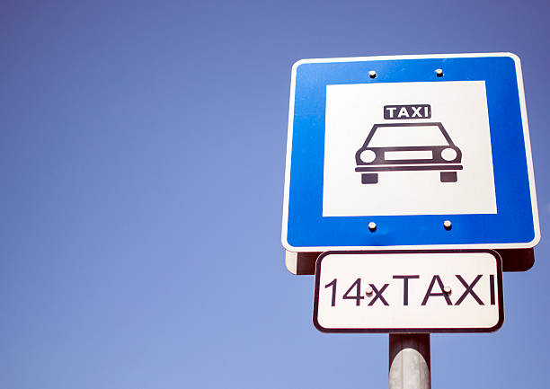 istock Taxi stand 472652366
